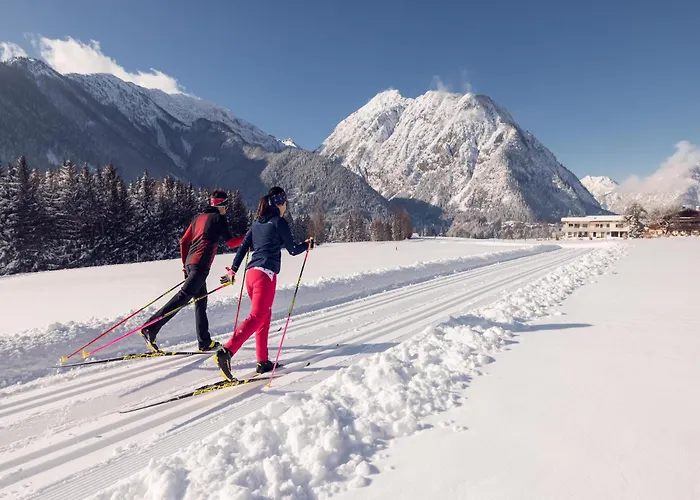 At The شقة آخينزي