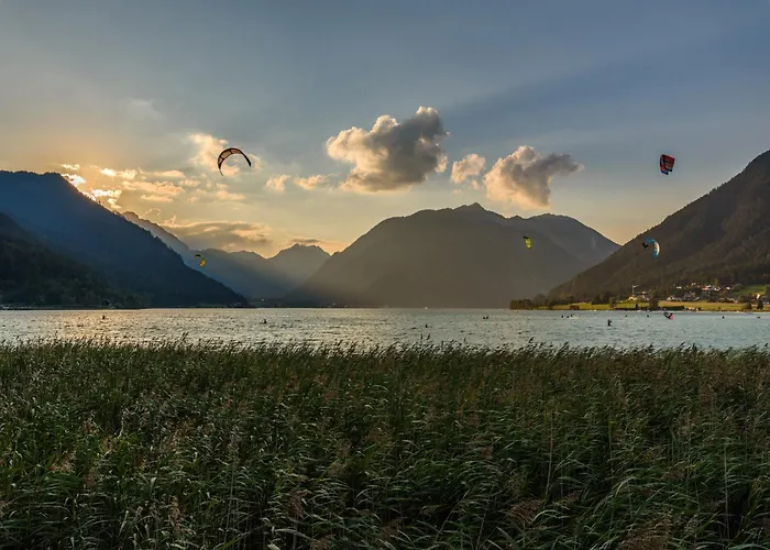 At The شقة آخينزي